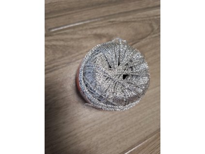 Příze Anchor 301 stříbrná - II. jakost - špatně navinuté rozmotalo se