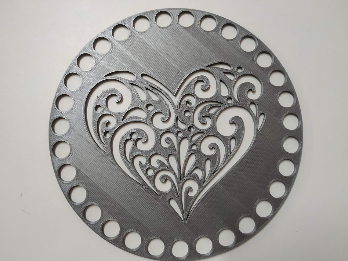 Víko/dno na košík 14,5cm - srdce ornament stříbrno-šedá