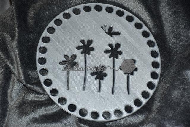 Víko/dno na košík 14,5cm - kytky s motýlem stříbrná