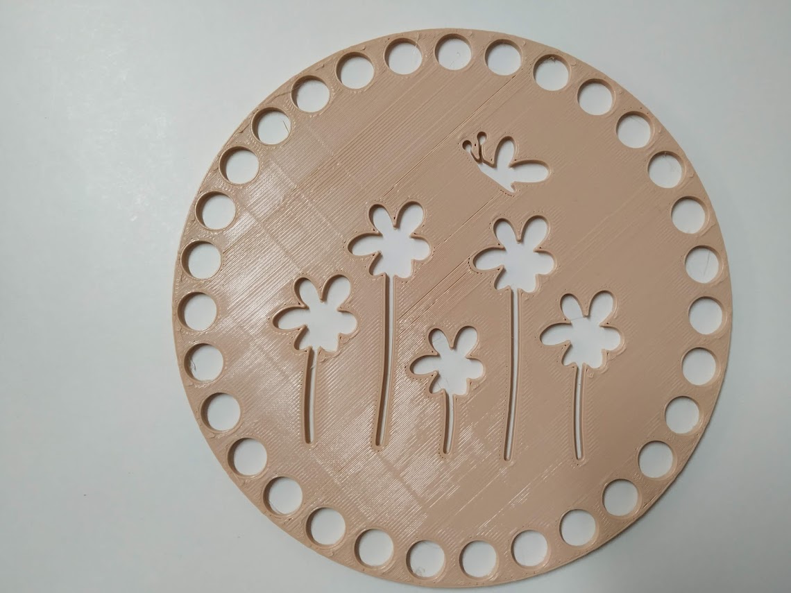 Víko/dno na košík 14,5cm - kytky s motýlem béžová