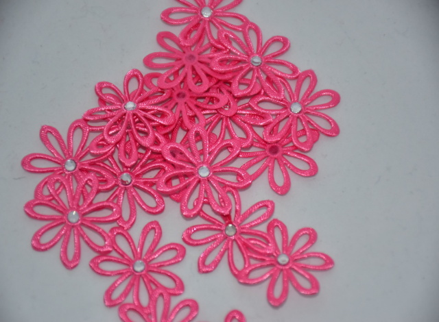 Aplikace kytička s kamínkem růžová