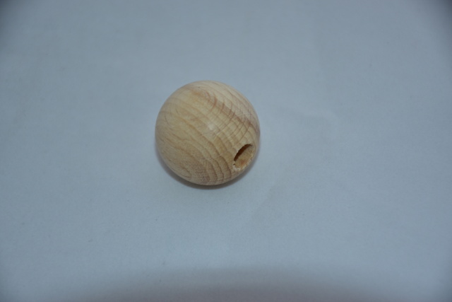 Korále dřevěné 18mm, průvlek 4mm