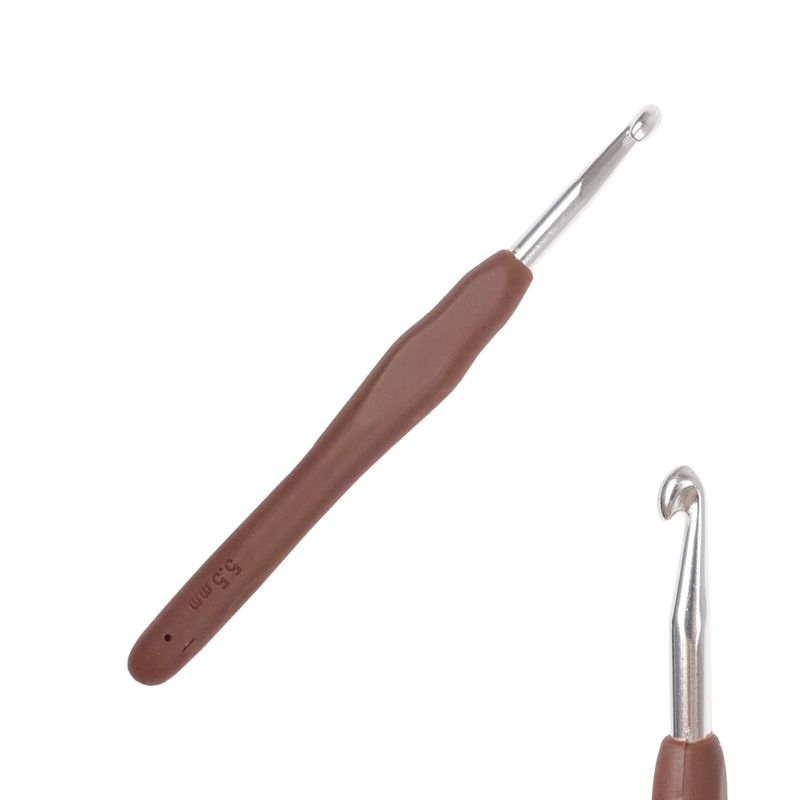 Háček s pogumovanou ručkou 5,5mm hnědý