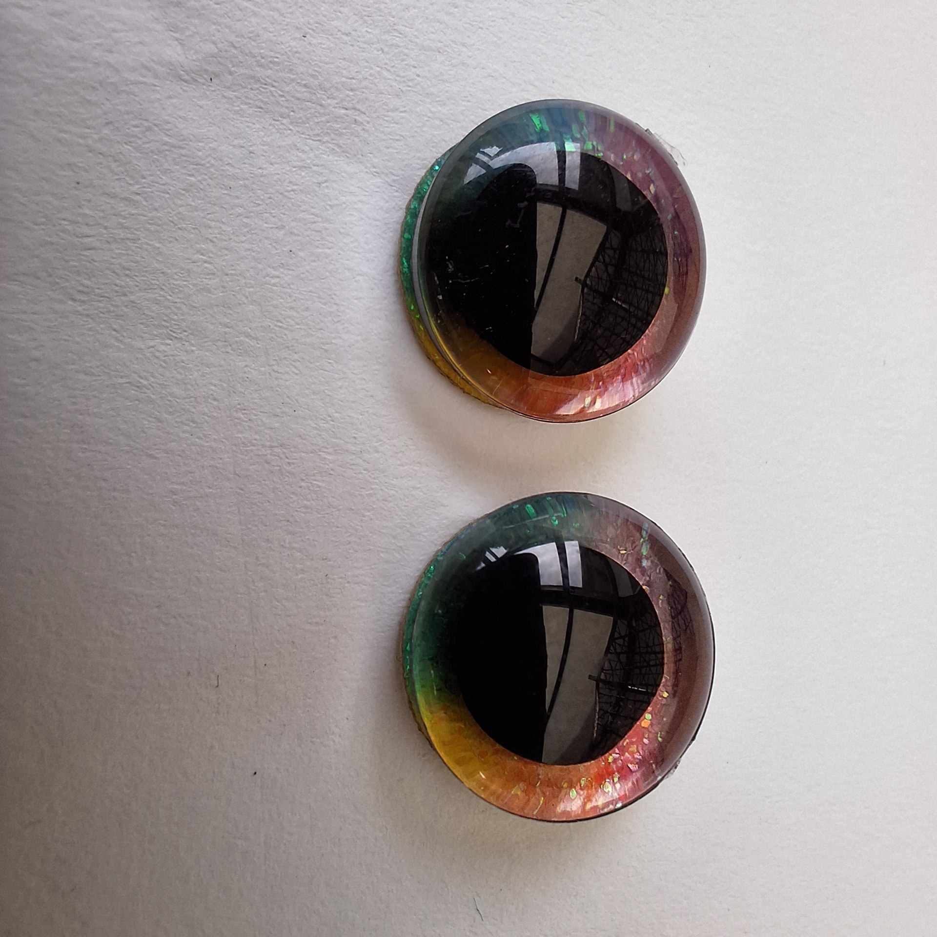 Bezpečnostní oči 12mm glitrové duhové