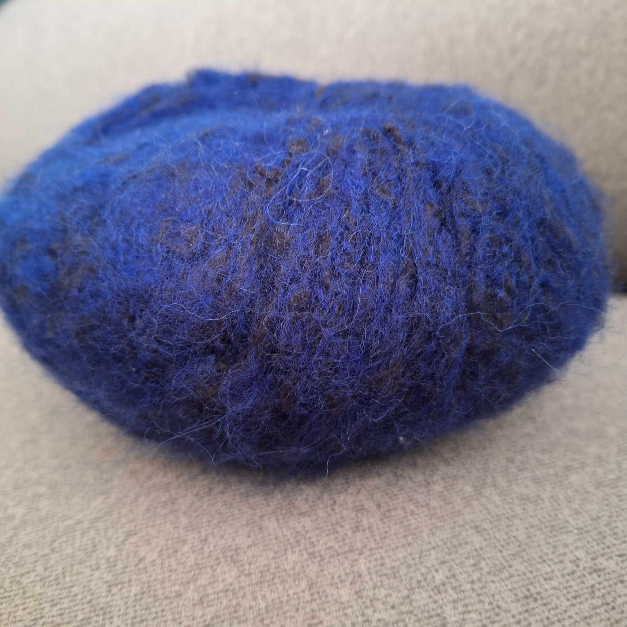 Elisabeth 08 inkoustově modrá s černými nopky