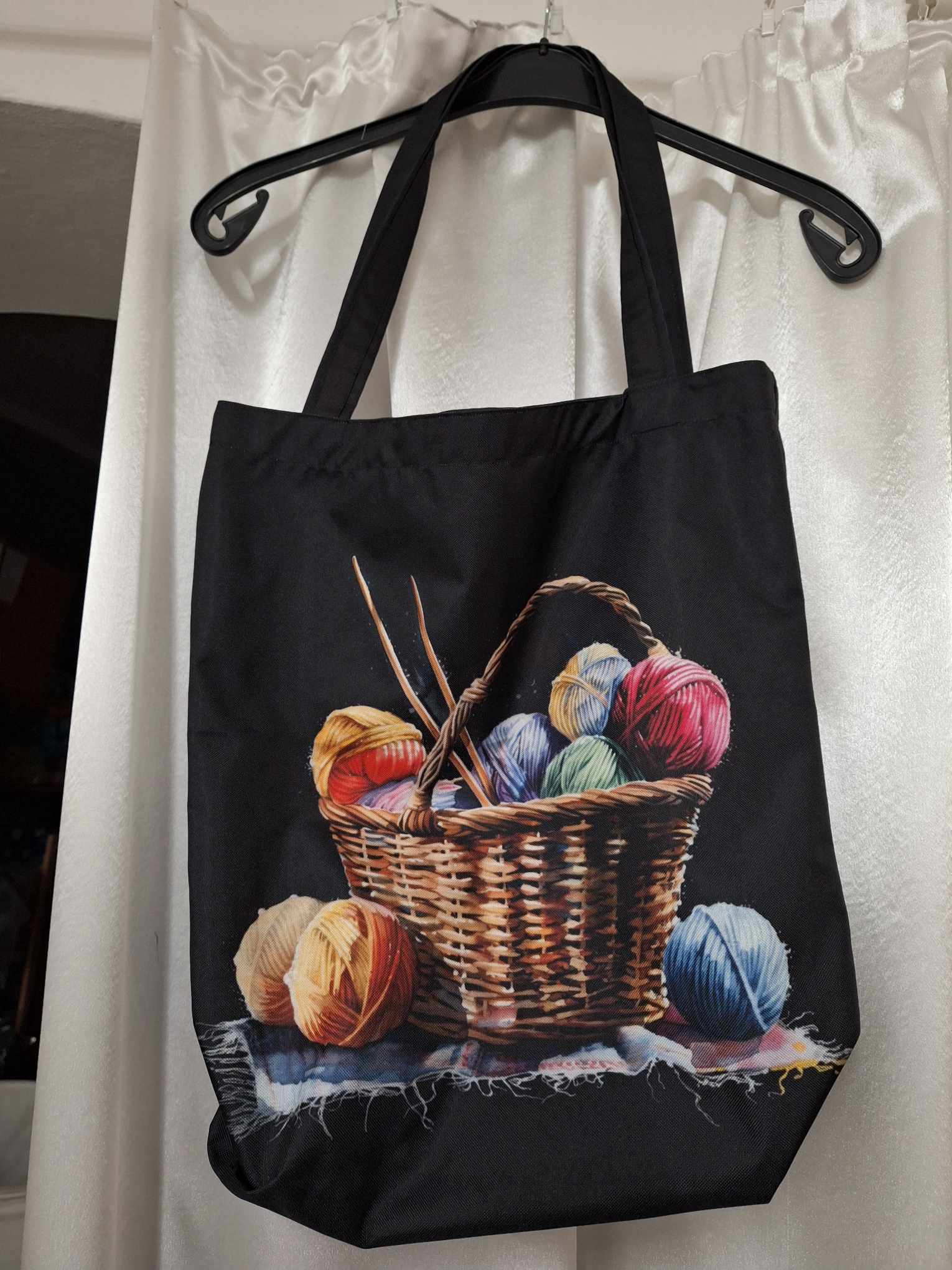 Taška vzor č.1 - klubíčka v košíku na černé delší ucha