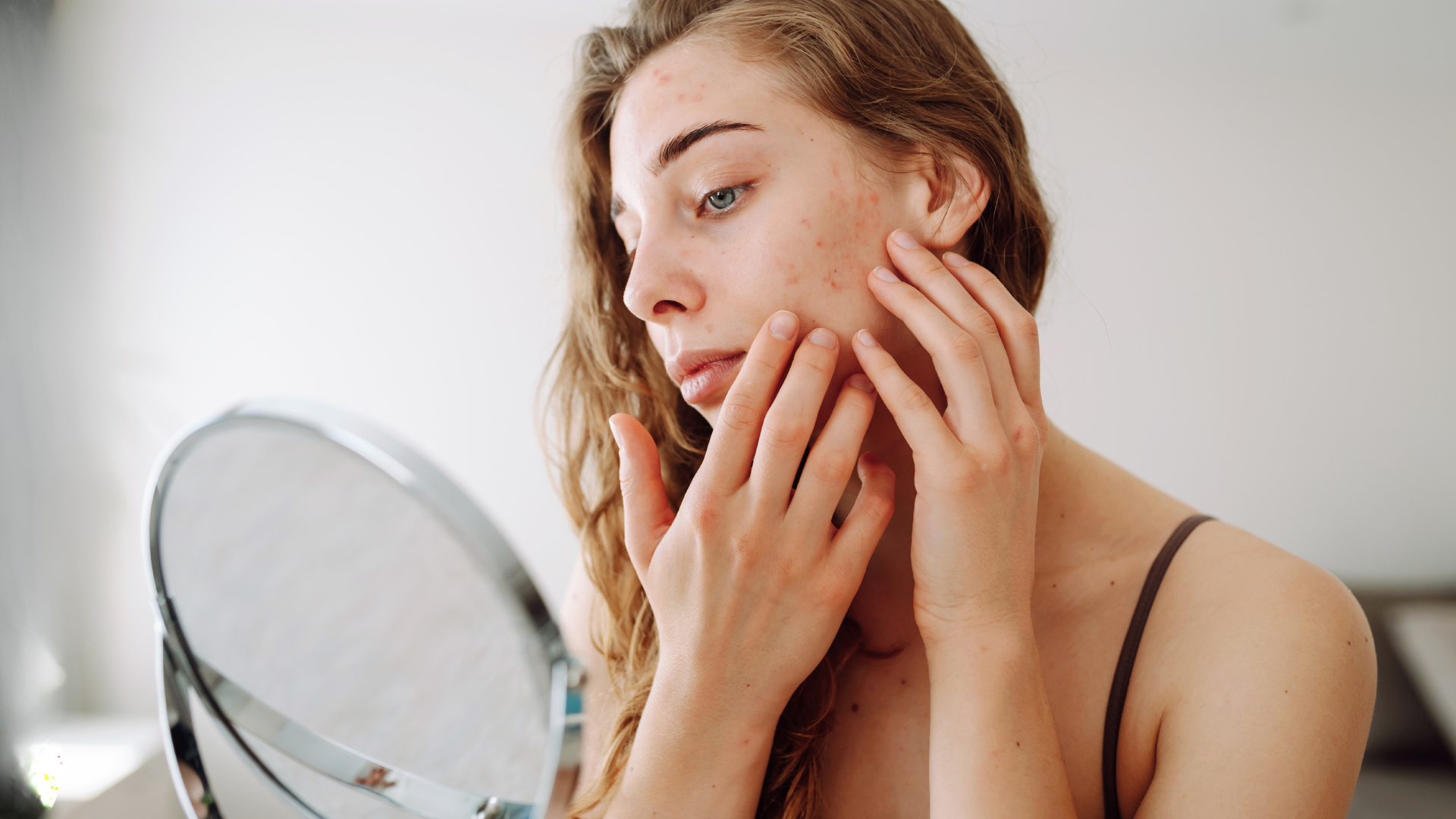 Máte stále červený obličej? Možná to není kosmetikou,  ale histaminem. Objevte sílu „nutrikosmetiky“