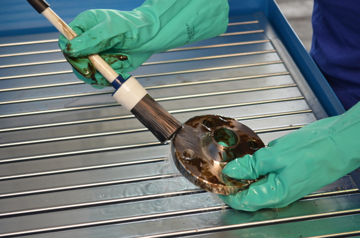 Jak vybrat správný mycí stůl a kapalinu pro vaši dílnu