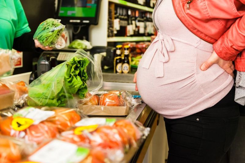 Čo nejesť v tehotenstve? 10 potravín a nápojov, ktorým sa vyhnite