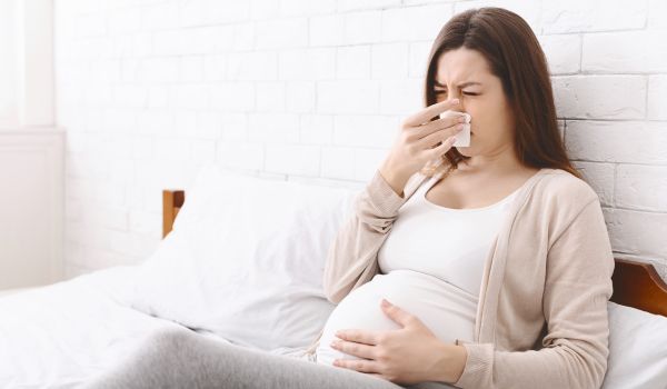 Upchatý nos v tehotenstve: čo je bežné a kedy spozornieť