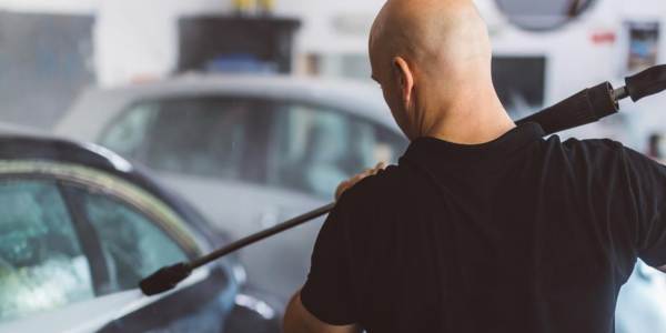 Príprava autoumyvárne na sviatky: Tipy pre efektívne zvládnutie sezóny