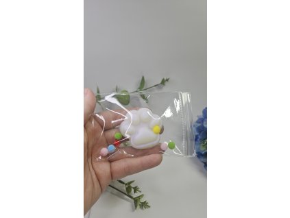 SQUISHY tlapka lehce perleťová