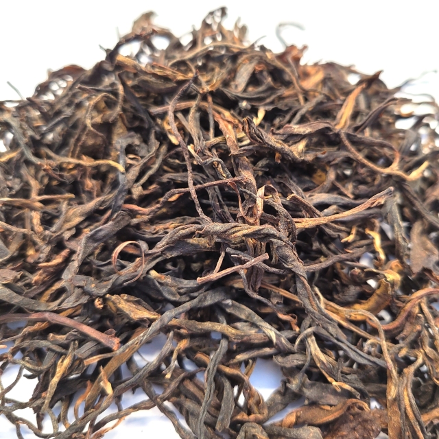 Prodejnabylin.cz Yunnan Gold Buds Tips - černý čaj váha: 50g
