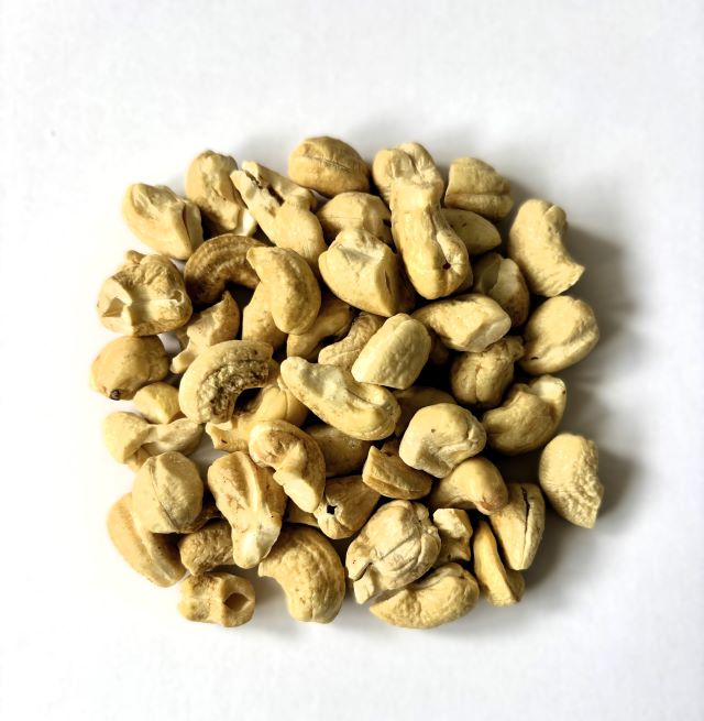 kešu oříšky natural váha: 1000g