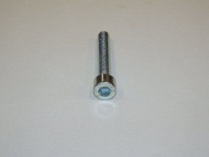 pb05001749