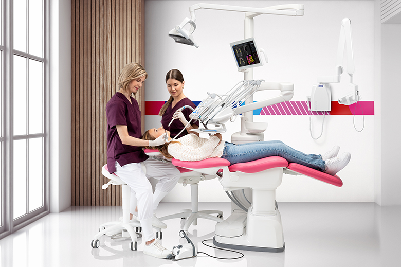Zažijte novou dimenzi zubních souprav – představujeme Planmeca Pro50™