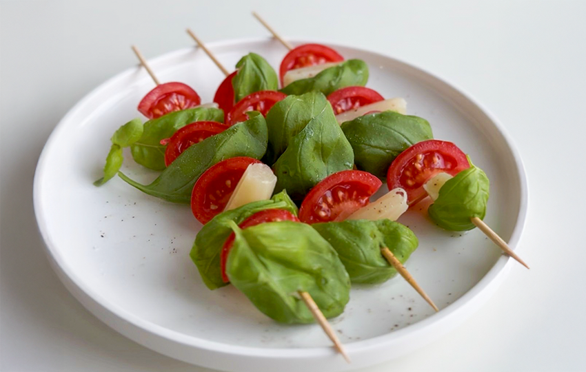 Špargľové špízy s cherry paradajkami