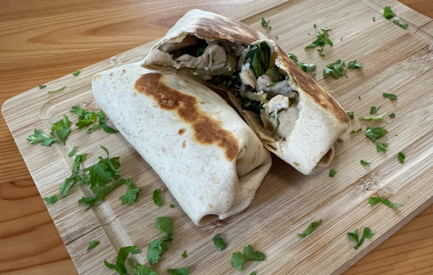 Kuracia tortilla s pečenou cuketou a špenátom