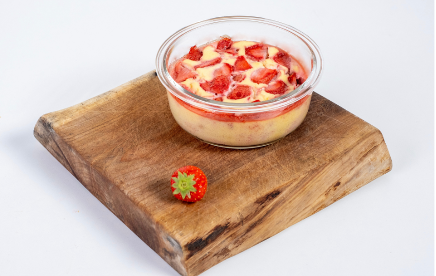 Tvarohové řezy s jahodami