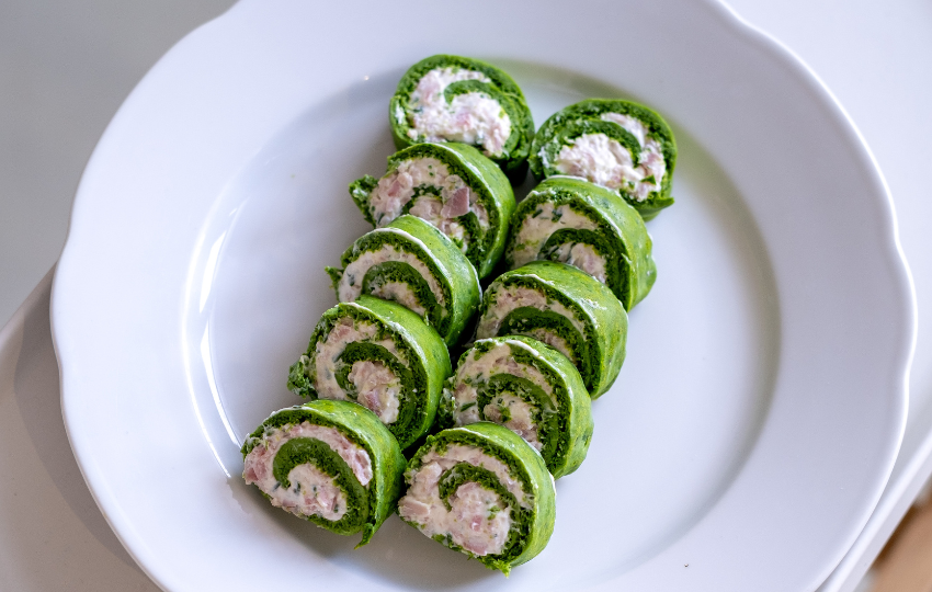 Špenátová roláda plnená cottage syrom a šunkou