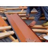 83604 2 uzlabi strechy v roli 500 x 6000 mm pricne lisovane cihlove cervene ral 8004