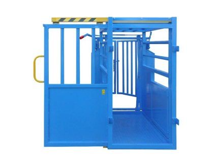 Klec fixační s čelem Priefert a košem