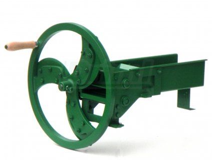 Řezačka na kopřivy a píci