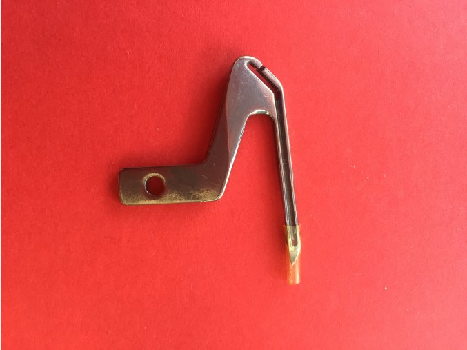 Chapač na overlock Toyota SL 3400D, Fuji