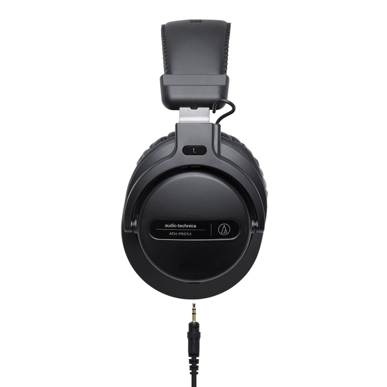 Detail mušle sluchátek ATH-PRO5X s logem Audio-Technica