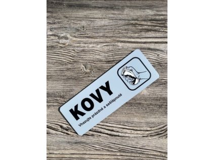 2993 kovy oznaceni na odpadkovy kos