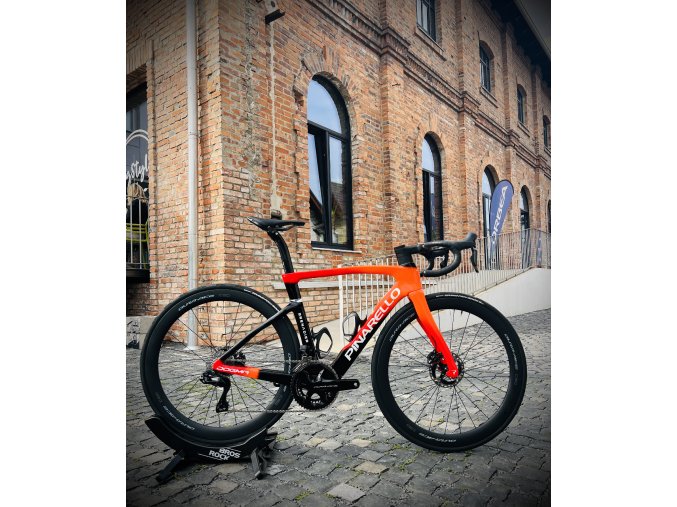 Pinarello Dogma F Ineos Grenadier