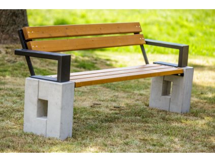 Betonová lavička Roma s loketní opěrkou (Barevná kombinace Teak)