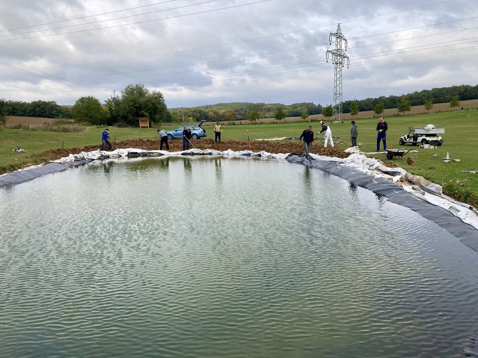 Okrasné jezírko v areálu CASTLE GOLF CLUB Prštice