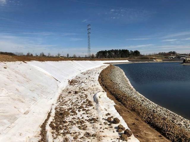 Prípadová štúdia: zvýšenie kapacity retenčnej nádrže na zavlažovaciu vodu pomocou geomembrány EPDM GeoGard