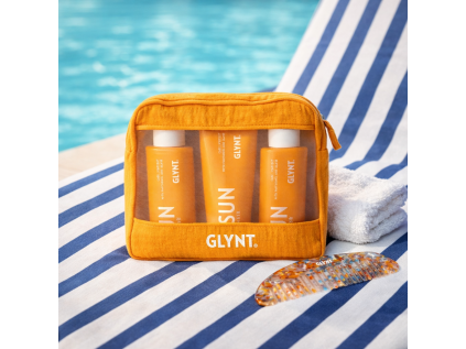 Kosmetická sada GLYNT SUN u bazénu