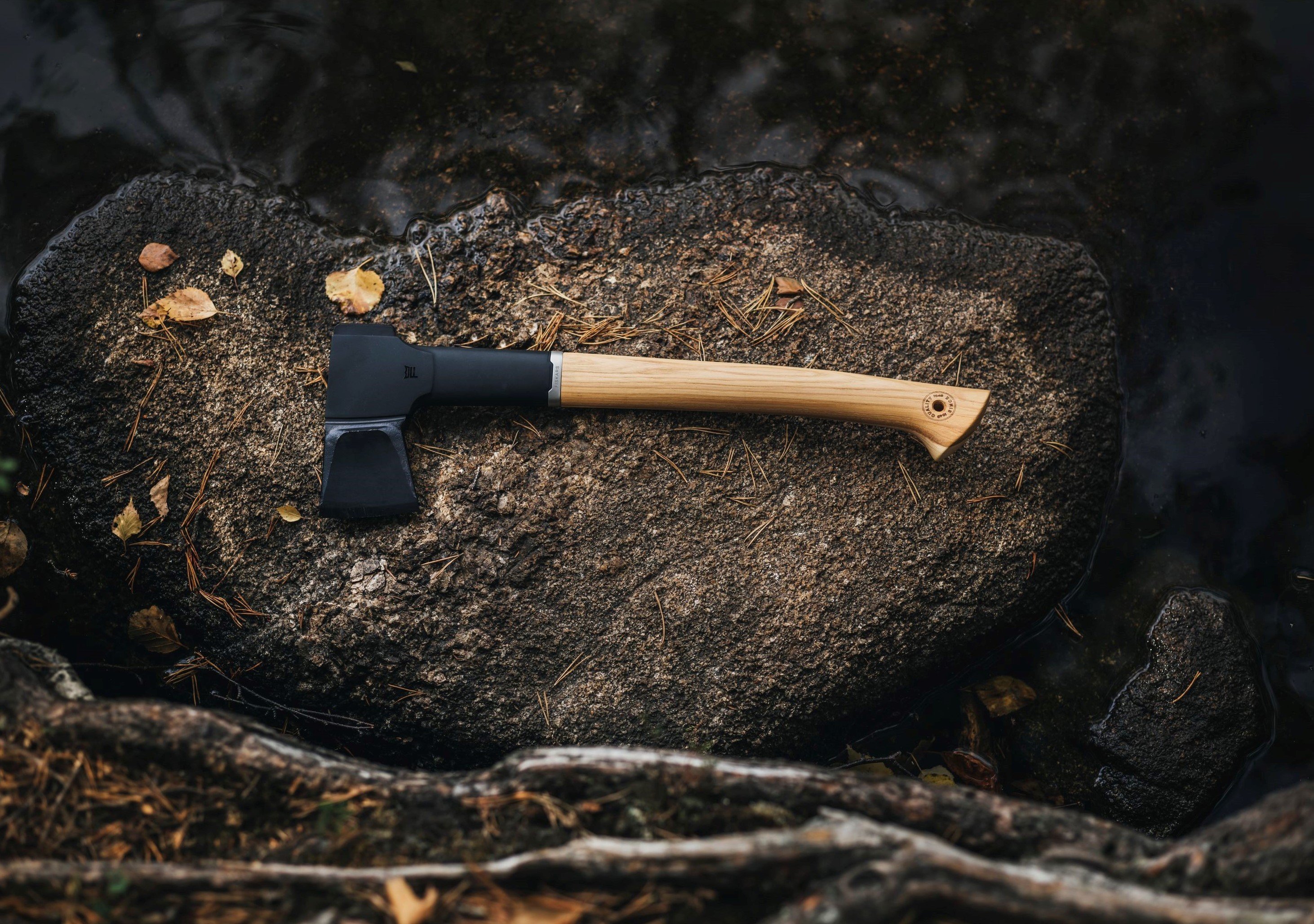 2fq886ijwm_G_Fiskars-Environmental-Norden-splitting-axe-N12-1051144