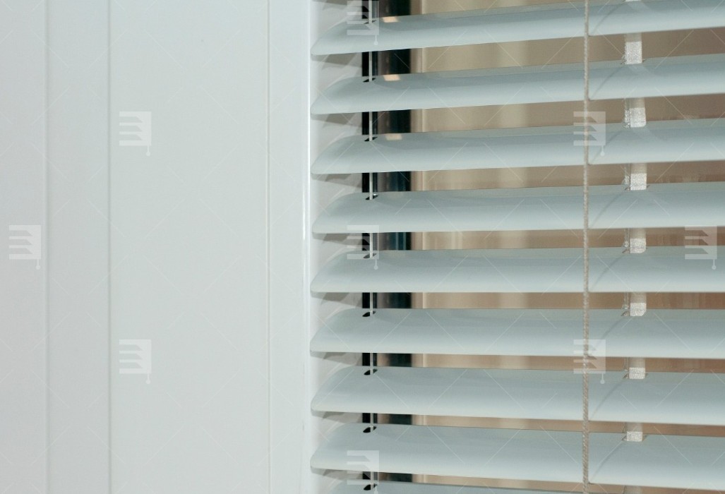 Ako zamerať a ako namontovať žalúzie na plastové okná?