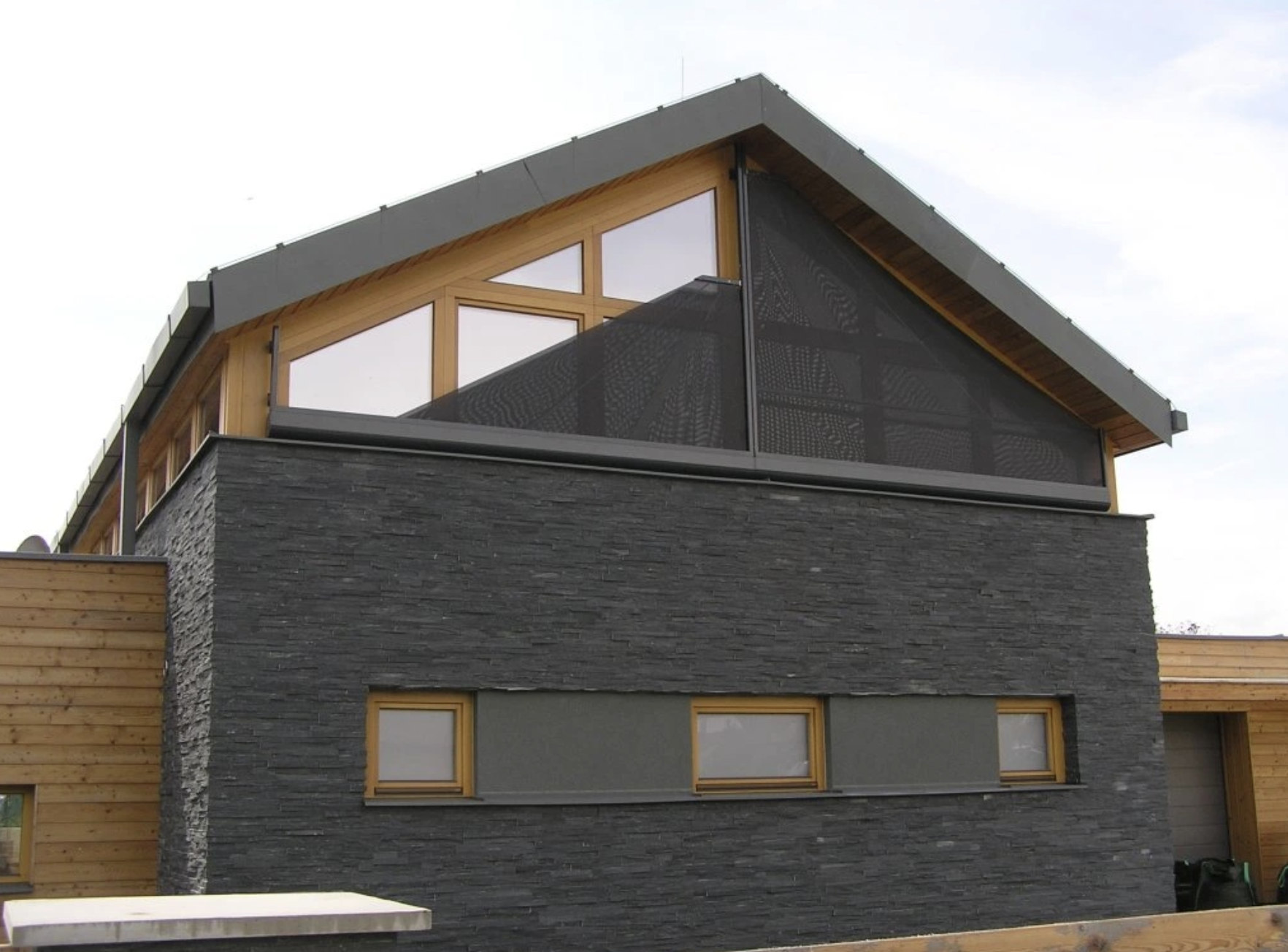 Ako zvýšiť hodnotu nehnuteľnosti pomocou kvalitného tienenia