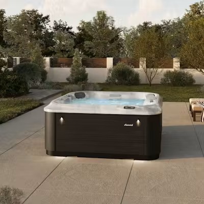 Vířivka Jacuzzi® J‑203™ s otevřeným sezením