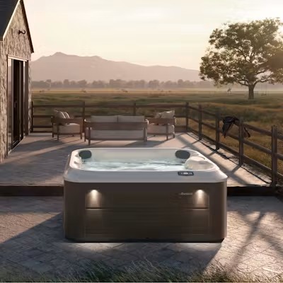 Vířivka Jacuzzi® J‑225™ FY26 s otevřeným sezením