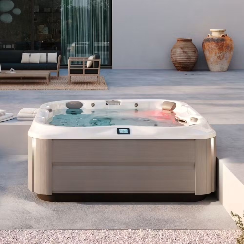 Vířivka Jacuzzi® J‑375™ z kolekce J‑300™