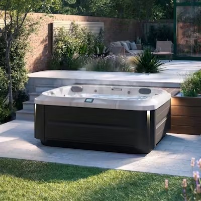 Vířivka Jacuzzi® J‑355™ se šesti místy