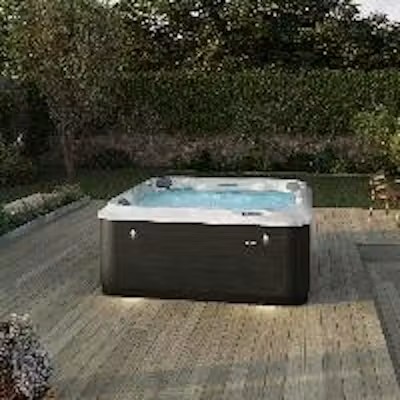 Venkovní vířivka Jacuzzi® J-204™