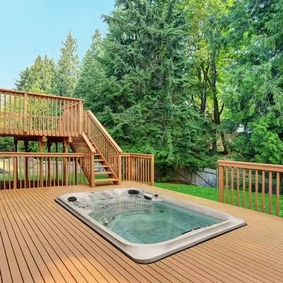 Jacuzzi® PowerActive™ Swim Spa pro plavání a aqua fitness