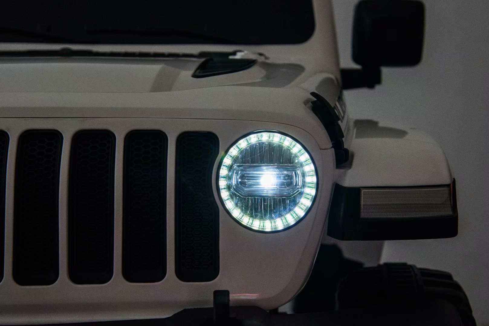 Profitent Elektrické autíčko Jeep Wrangler Rubicon Čierný