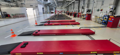 Dodání nůžkových zvedáků CORGHI ERCO XC4500 do Průmyslové zóny Ovčáry - Kolín