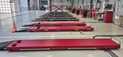 Dodání nůžkových zvedáků CORGHI ERCO XC4500 do Průmyslové zóny Ovčáry - Kolín