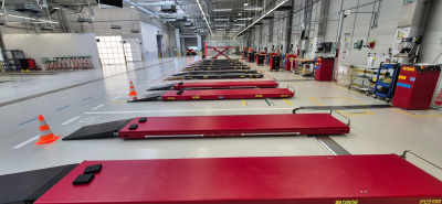 Dodání nůžkových zvedáků CORGHI ERCO XC4500 do Průmyslové zóny Ovčáry - Kolín