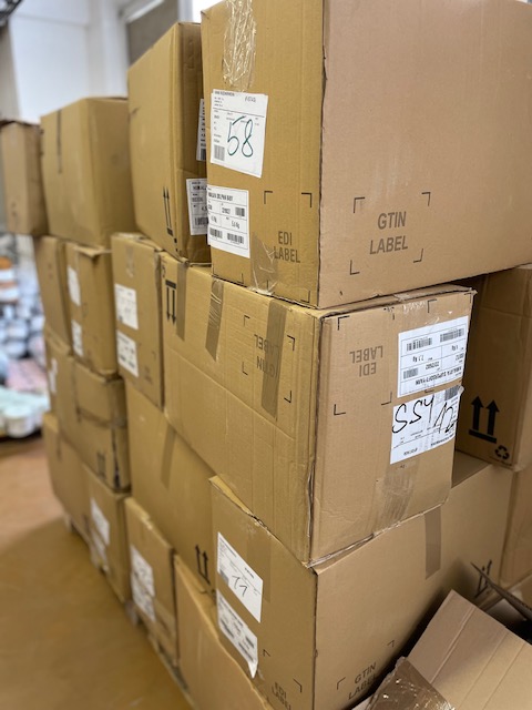 Naskladňujeme Dolphinky, papírové příze, dřevěné dekorace a více