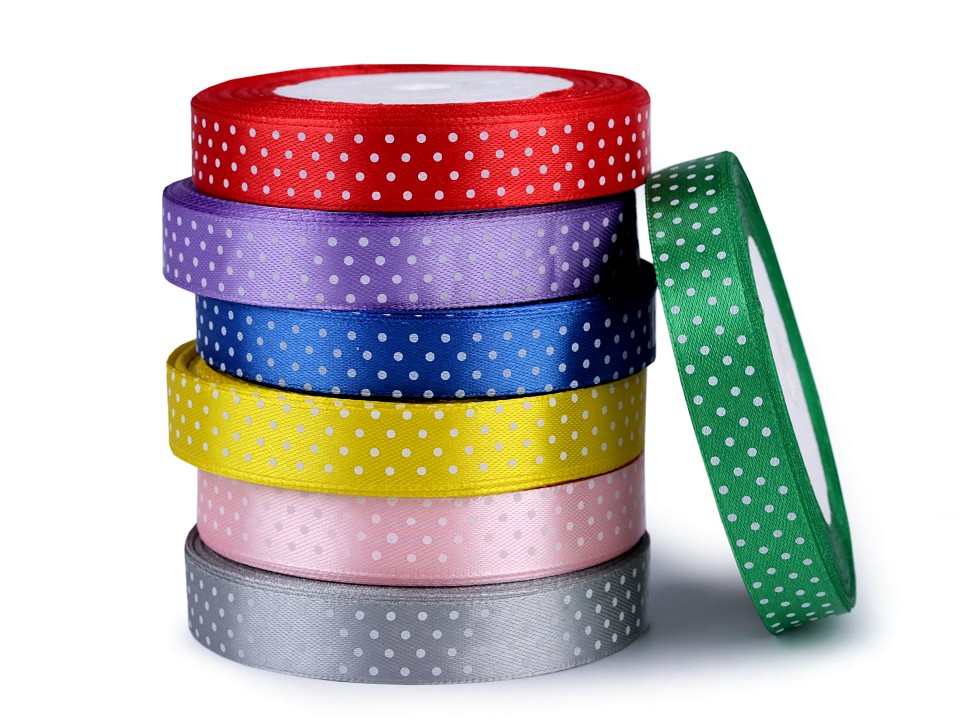 Saténové stuhy s puntíky